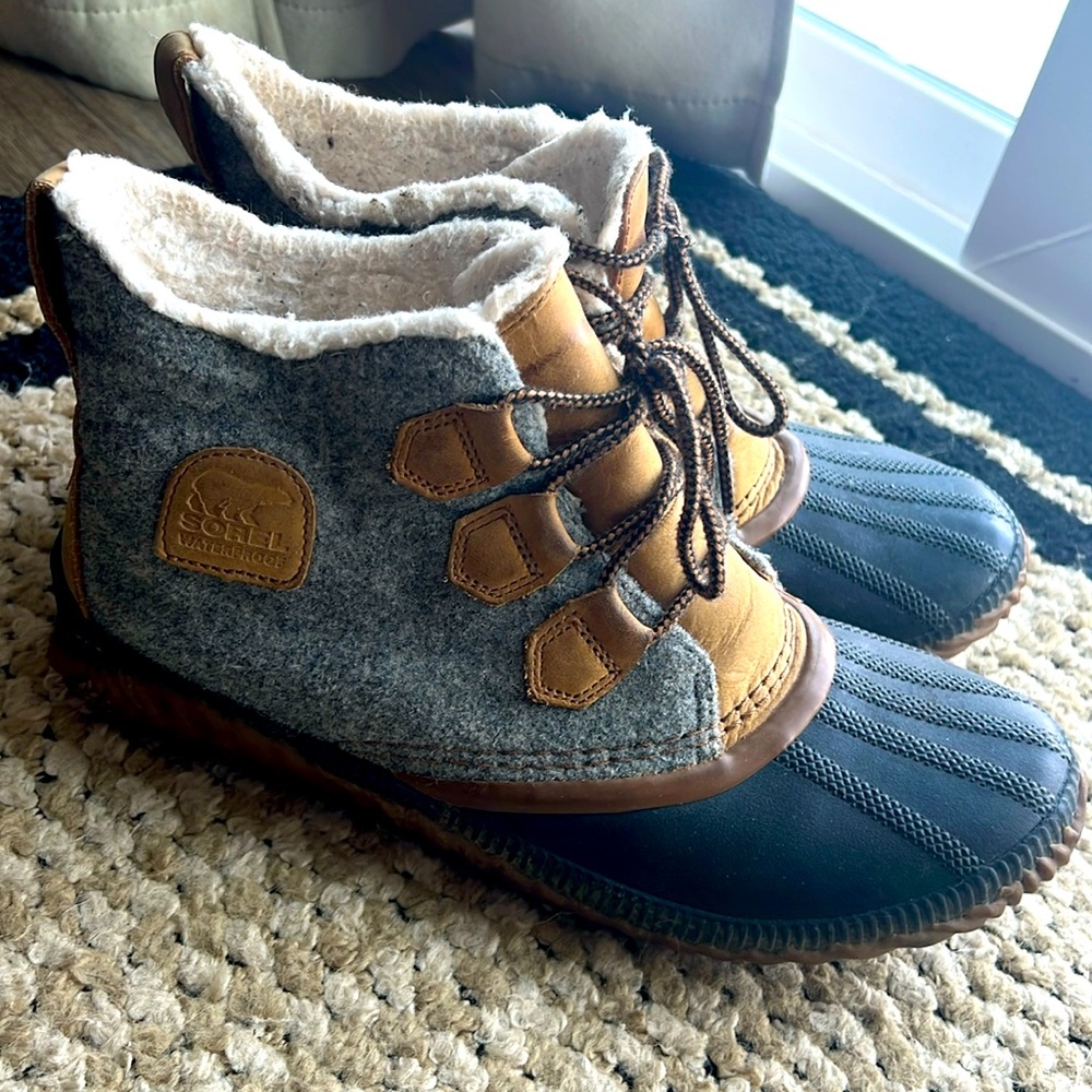 Women’s 11 Waterproof Sorel Boots